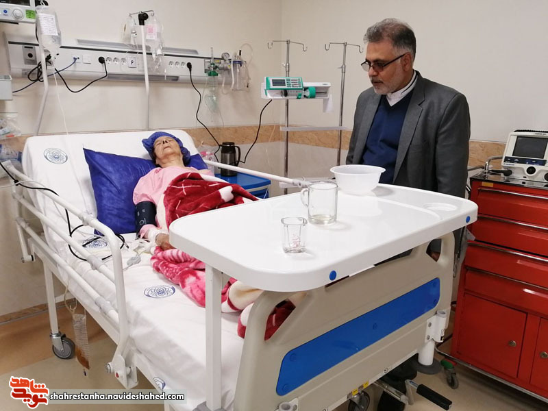عکس/ مادر سردار شهید در بستر بیماری
