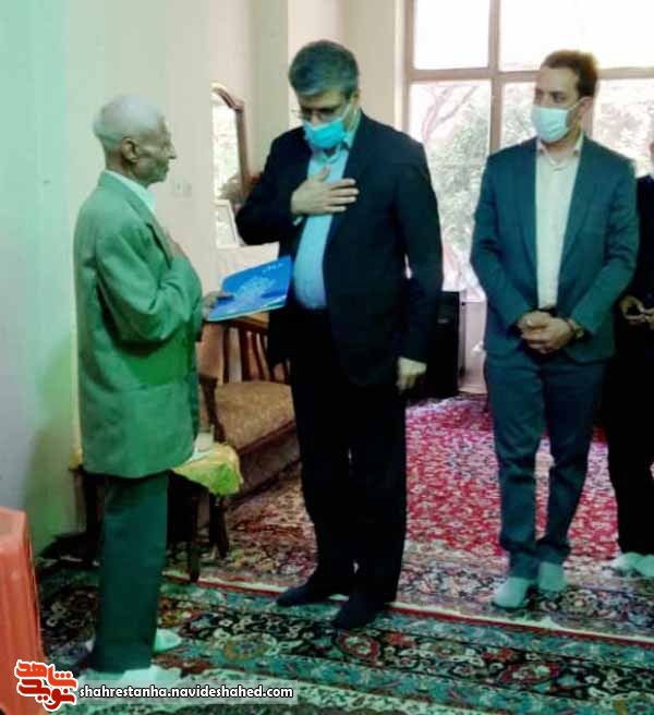 رئیس بنیاد شهید پاکدشت با خانواده شهیدان «پازوکی و ذوالفقاری» دیدار کرد