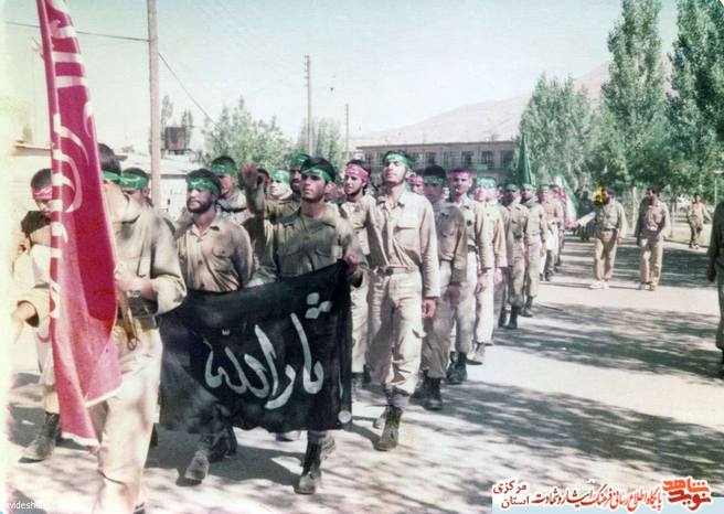 رژه گردان جنداله - 1360 - شهرستان بانه -بعد از آزاد سازی محورهای مهاباد
