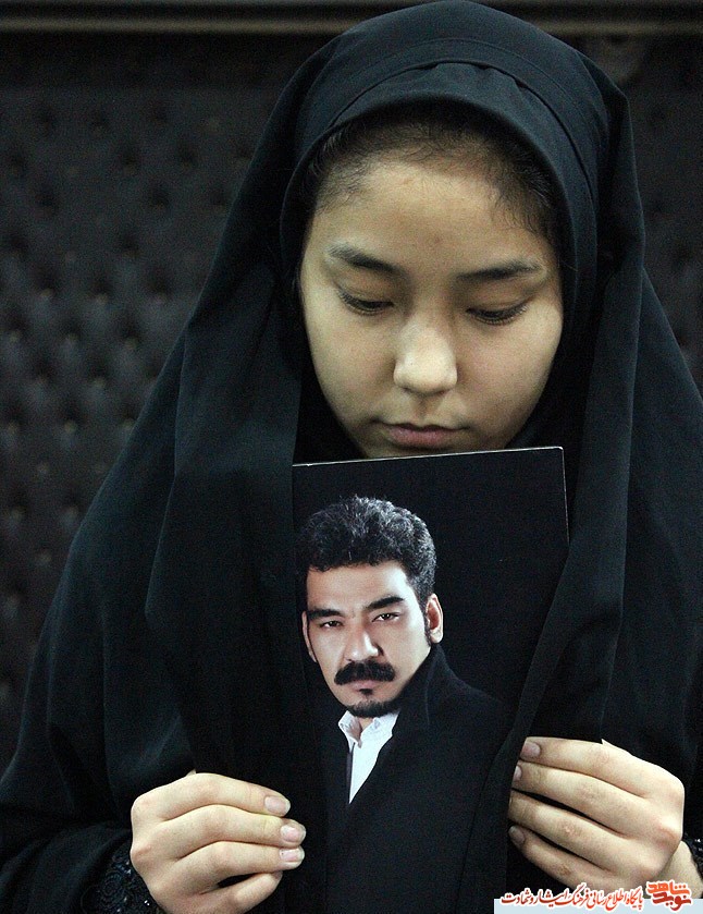 تجلیل از دختران شهدای مدافع حرم در گلزار شهدای تهران تجلیل از دختران شهدای مدافع حرم در گلزار شهدای تهران