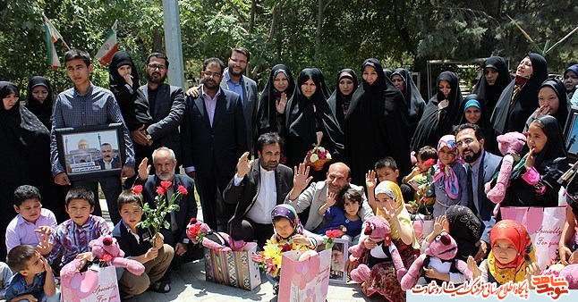 تجلیل از دختران شهدای مدافع حرم در گلزار شهدای تهران تجلیل از دختران شهدای مدافع حرم در گلزار شهدای تهران