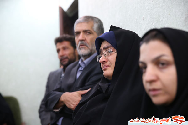 بغض خانواده های شهدای منا در موزه شهدا شکست/ قدردانی ویژ از رهبر معظم انقلاب بغض خانواده های شهدای منا در موزه شهدا شکست/ قدردانی ویژ از رهبر معظم انقلاب