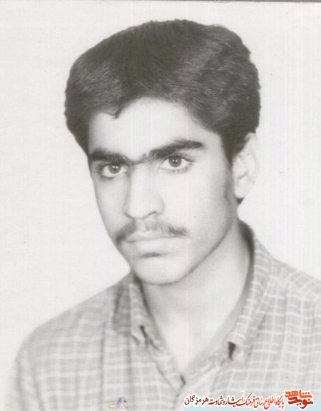 شهید محمد احترامی سرخائی / کاش تمام وجودم را همچون شمعی در راه انقلاب گداخته بودم شهید محمد احترامی سرخائی / کاش تمام وجودم را همچون شمعی در راه انقلاب گداخته بودم