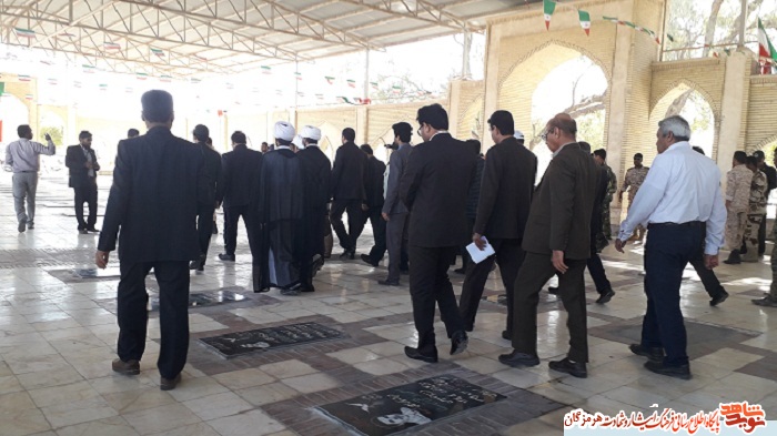 تجدید عهد  و پیمان با آرمانهای انقلاب اسلامی و شهدا در  شهر میناب