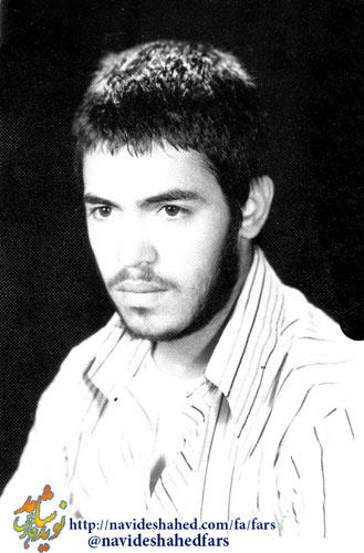 شهیدی که با وجود جراحت، مردانه در صحنه نبرد می‌جنگید