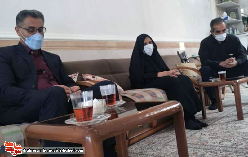 دیدار رئیس بنیاد ملارد با مادر شهید بهرامی