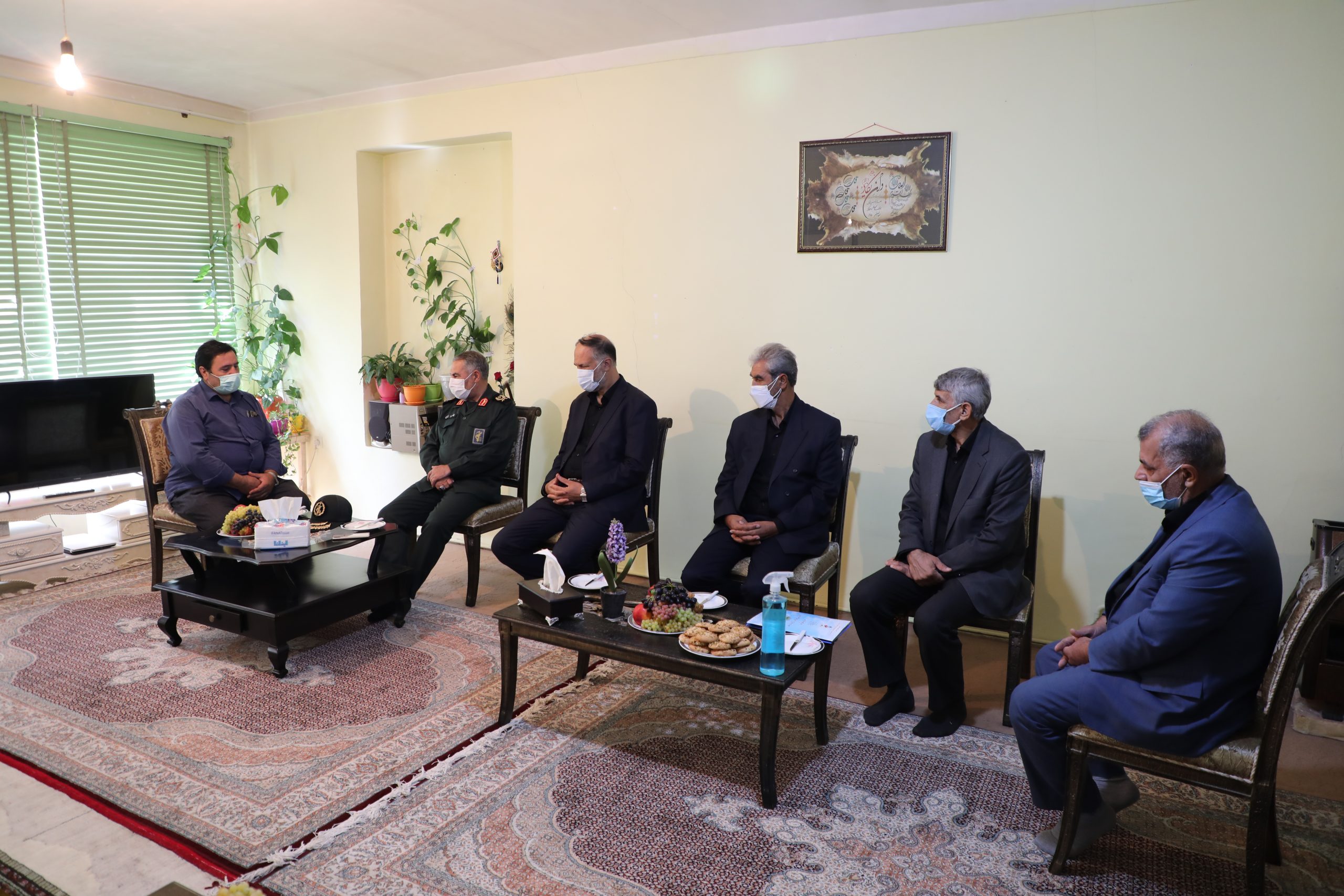 گزارش تصویری/مدیر کل بنیاد شهید آذربایجان غربی با خانواده آزادگان