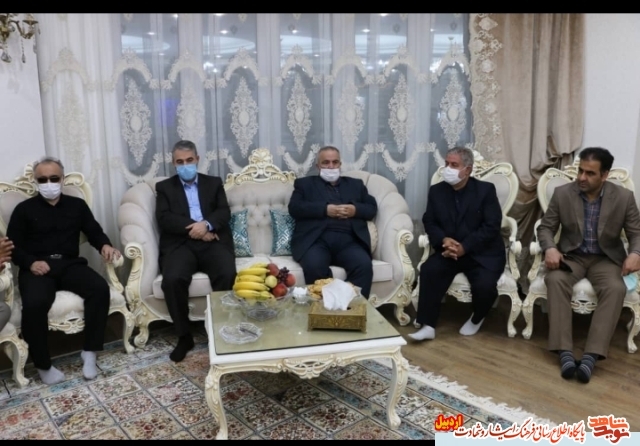گزارش تصویری |به مناسبت گرامیداشت هفته دفاع مقدس مدیر کل بنیاد شهید استان اردبیل از خانواده شهدا و جانبازان دیدار و داجوئی کرد