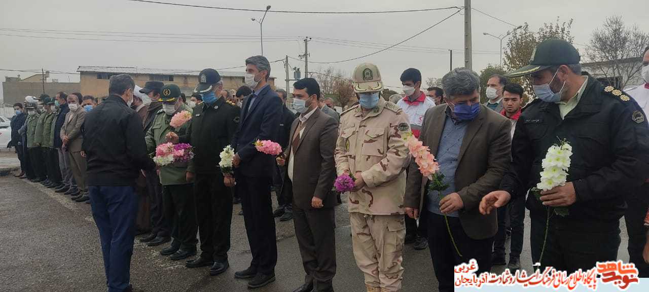 گزارش تصویری/ غبارروبی و عطرافشانی گلزار شهدای شهرستان پلدشت