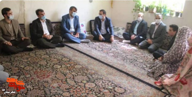 دیدار فرماندار اسلامشهر با خانواده سه شهید مدافع حرم