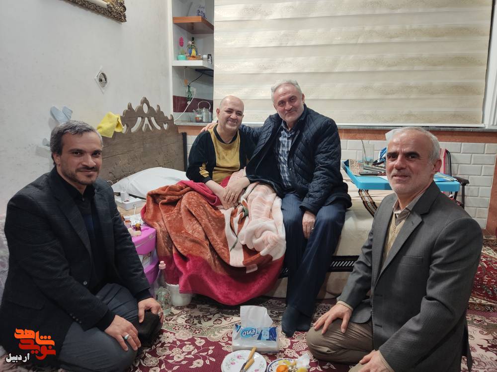 جانبازان گروه «السّابقون» در حمایت از نظام اسلامی هستند جانبازان گروه «السّابقون» در حمایت از نظام اسلامی هستند