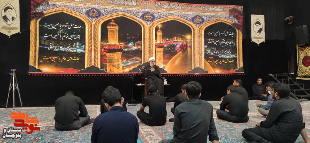 برگزاری مراسم شب پنجم محرم در گلزار شهدای زاهدان