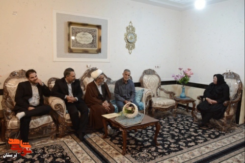 دیدار مدیرکل بنیادشهید لرستان با خانواده شهدا و ایثارگران خرم آباد