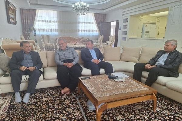 مدیرکل بنیاد شهید و امور ایثارگران کرمانشاه با خانواده شهدای «علیخانی» و جانباز «رستم‌پور» دیدار کرد