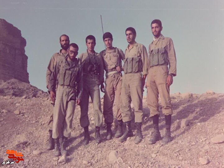 بر بلندای خاکریز؛ فرمانده و کبوتران خونین‌بال گردان علی‌ابن‌ابیطالب(ع)