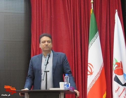 هنرمندان شاهد و ایثارگر، پرچمداران انتقال فرهنگ ایثار هستند