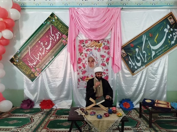 مراسم جشن دهه کرامت در مدرسه شاهد دلفان برگزار شد