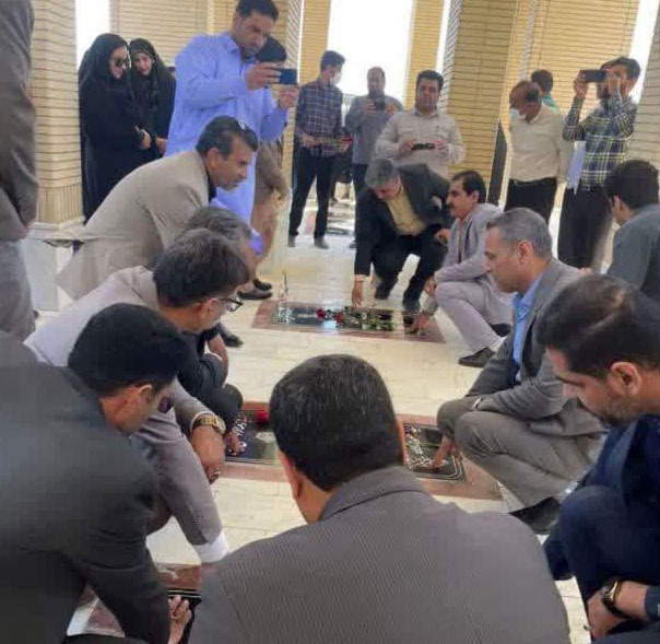 غبارروبی و عطرافشانی مزار شهدای شهرستان هامون