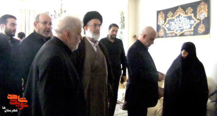 رئیس بنیاد شهید و امور ایثارگران با خانواده شهید دکتر سید مصطفی ساداتی ارمکی دیدار کرد