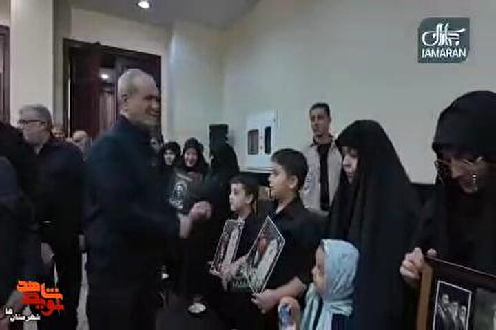 فیلم| دیدار رئیس‌جمهور با خانواده‌های معظم شهدای شهرستان‌های استان تهران