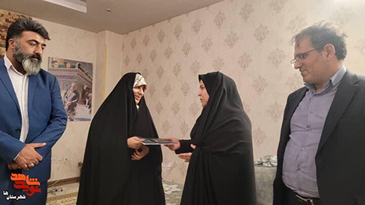 گزارش تصویری| دیدار سرپرست بنياد شهرستان‌های استان تهران با خانواده شهدای...