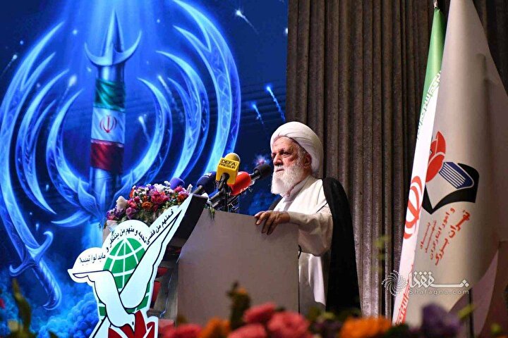 تأکید آیت‌الله سیستانی بر فعالیت دینی متناسب با شرایط جوامع است/شهدا منشأ آثار و برکات ماندگار هستند