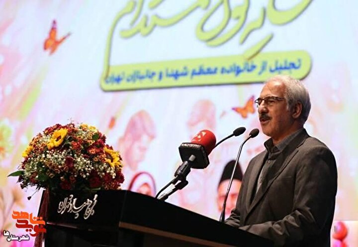 تکرار روحیه همبستگی دفاع مقدس، راه عبور از جنگ اقتصادی و تحریم‌های صهیونیستی-آمریکایی است