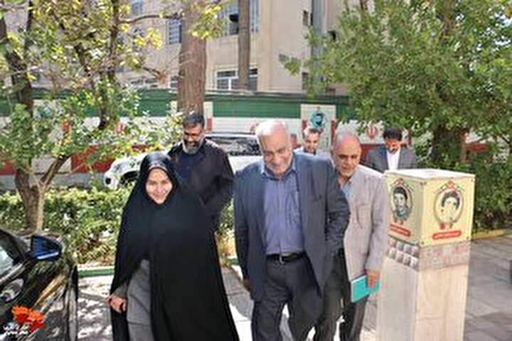 تأکید معاون وزیر راه و شهرسازی بر تکریم و خدمت‌‌رسانی جهادی به خانواده‌های معظم شهدا در دیدار با مدیرکل بنیاد شهید شهرستان‌ های استان تهران