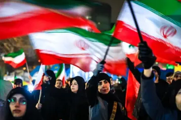 ۲۰۰ شب ایستادگی با فرماندهان میدان مقاومت؛ زنانی که معنای واقعی آزادی را به جهانیان نشان دادند